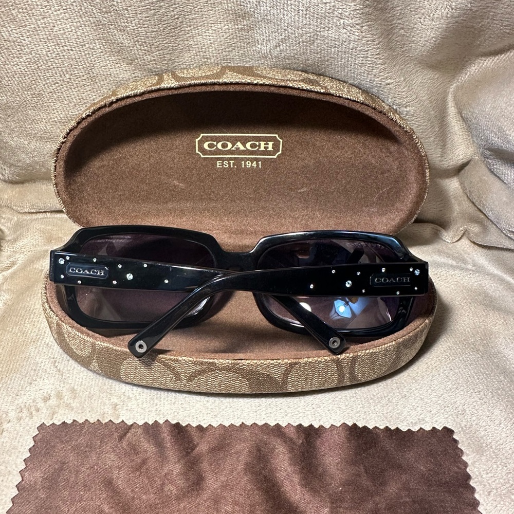 Coach Elegant Black Sunglasses - Picture 2 of 5